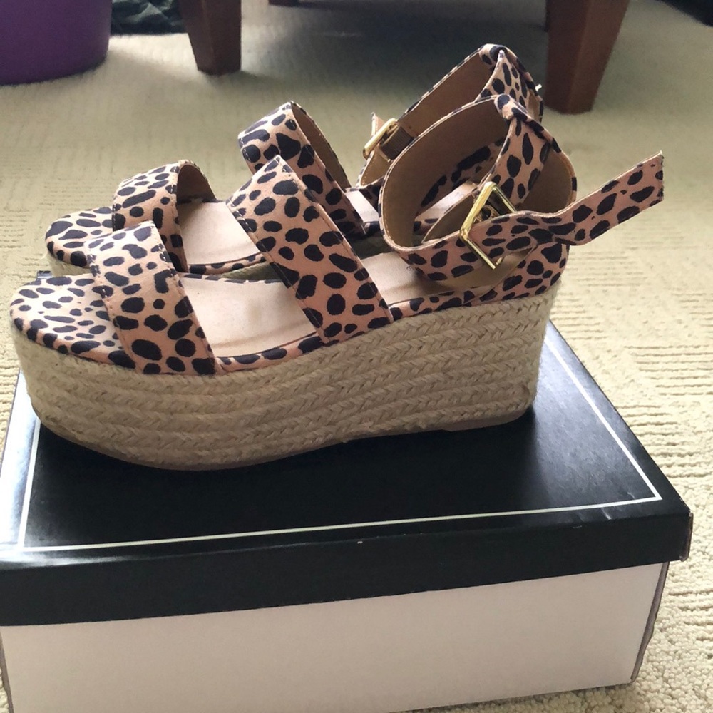 Leopard Platform sandals - Picture 4 of 5